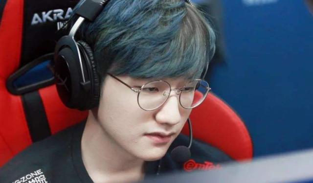 往往会随情 往往会随情