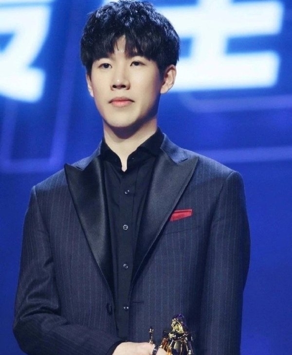 10人尤文 10人尤文